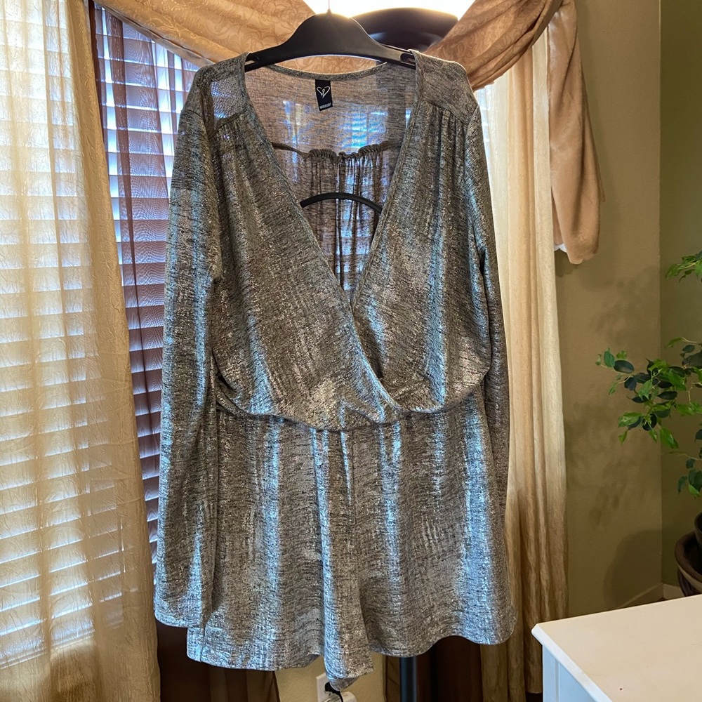 Silver loose Romper!! Windsor